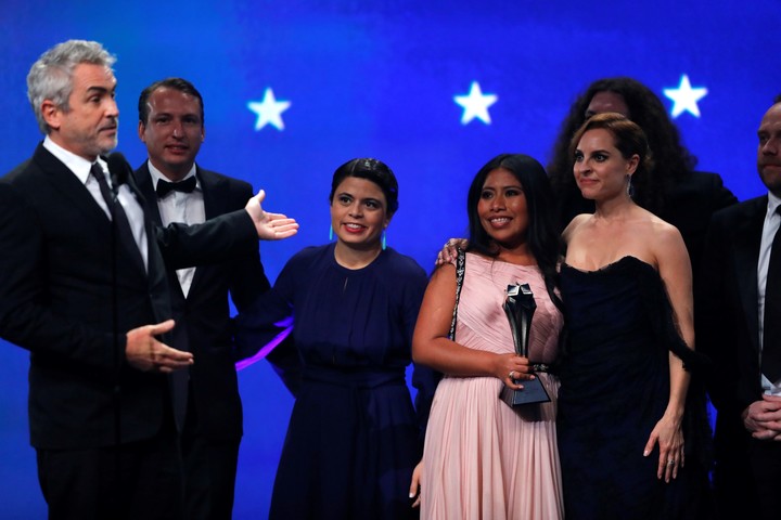 Alfonso Cuarón y Yalitza Aparicio foto Mike Blake Reuters